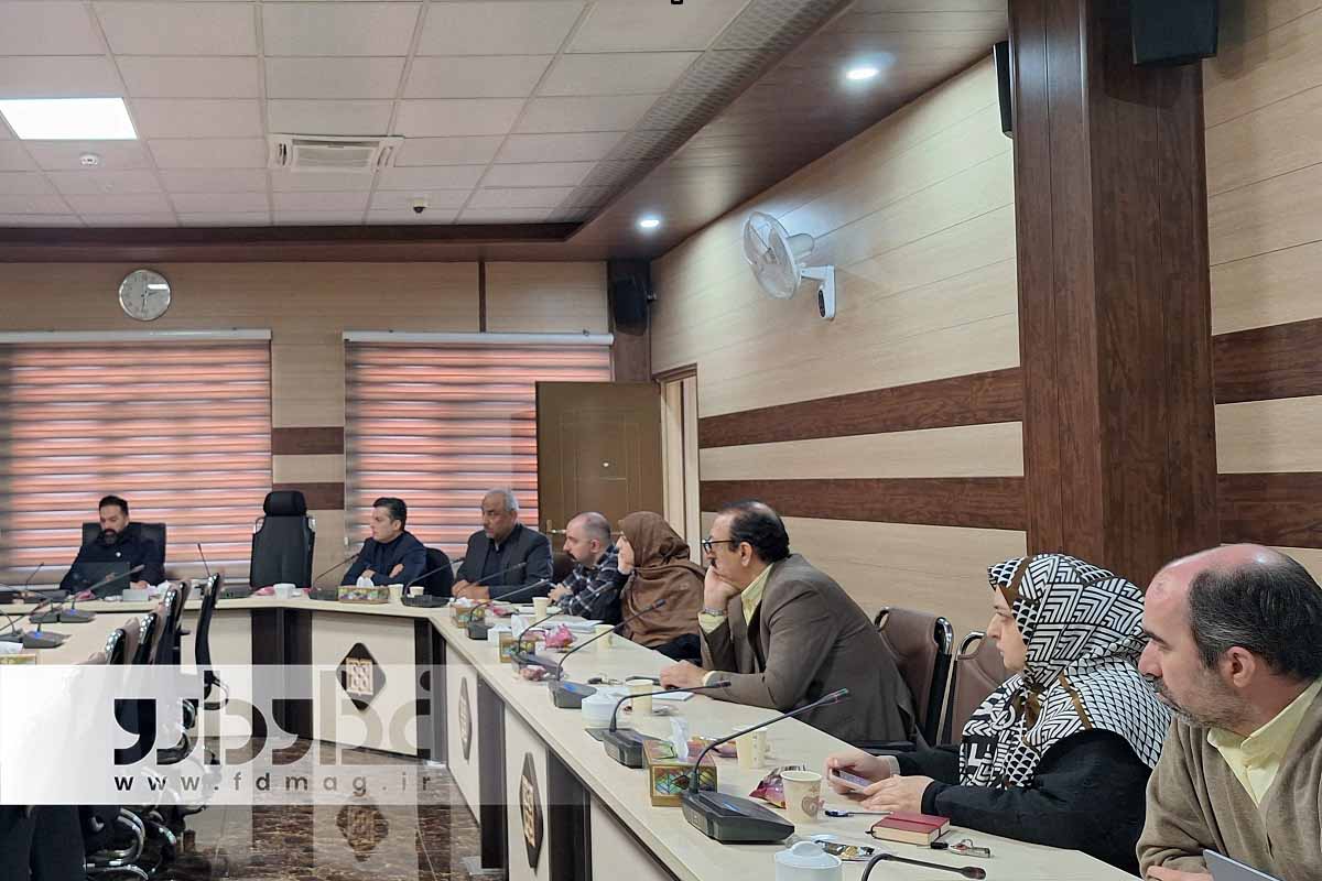 نشست تحلیل و بررسی پیش‌نویس آیین‌نامه تاسیس، ارائه خدمات و اداره داروخانه‌ها - مجله خبری غذا و دارو